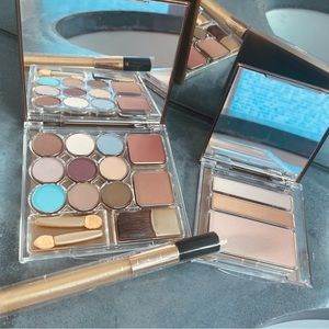 new Estée Lauder eyeshadow and blush set with blush brush